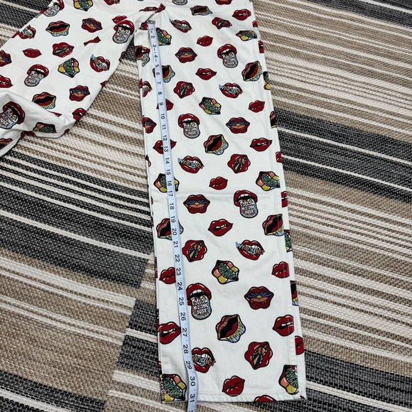 Wrangler Barrel 652 High Rise Jeans Read My Lips Lip Print Cotton Size 24 x 31 - Picture 11 of 14